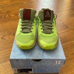 JA 1 Ja Morant Nike shoes Lime Blast size 2Y Kids